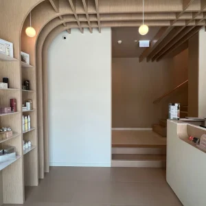 تصميم داخلي لمنطقة استقبال بديكور أنيق تصميم داخلي لمنطقة استقبال بديكور أنيق
